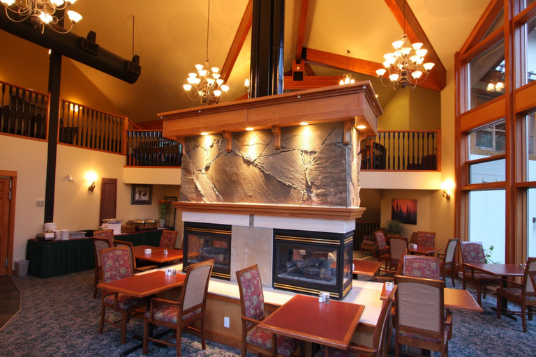 Food & Drinks 5, Pinnacle Lodge, Thompson-Nicola
