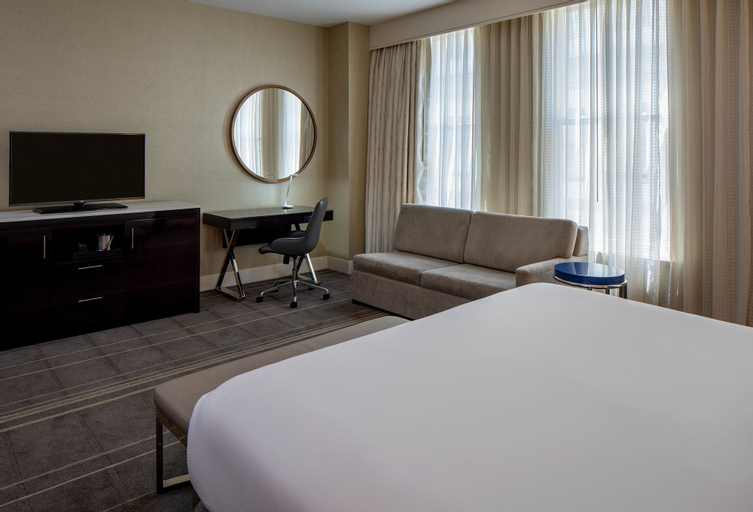 Bedroom 3, Hilton Richmond Downtown, Richmond