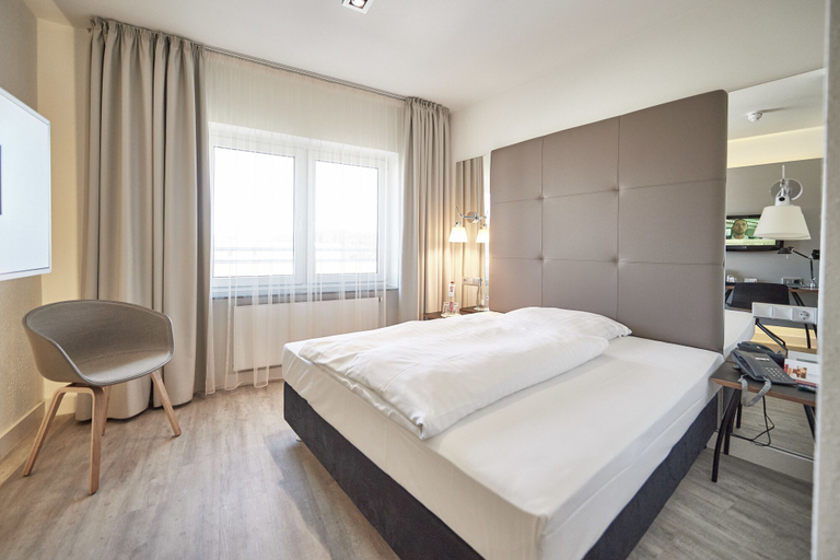 Bedroom 3, Hotel Amadeus, Region Hannover