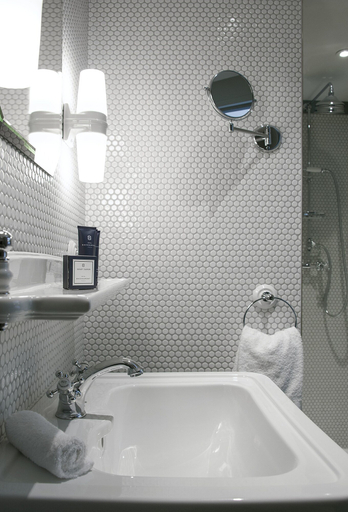 Bathroom 4, Hotel Bachaumont, Paris