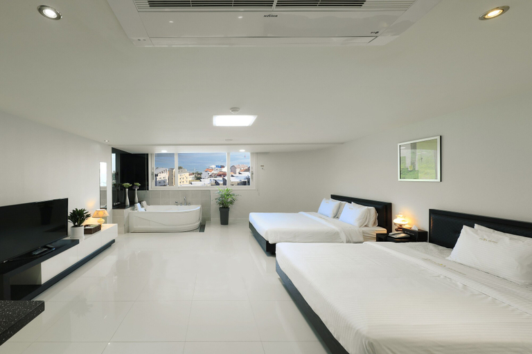 Bedroom 3, Doya Family Hotel, Geoje