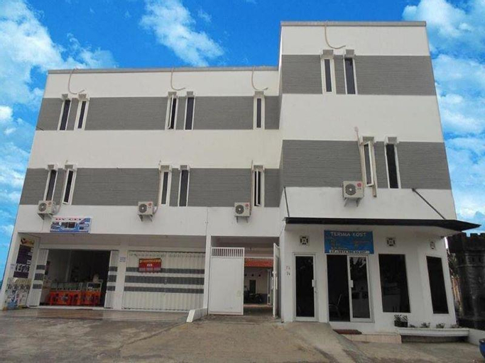 Exterior & Views 21