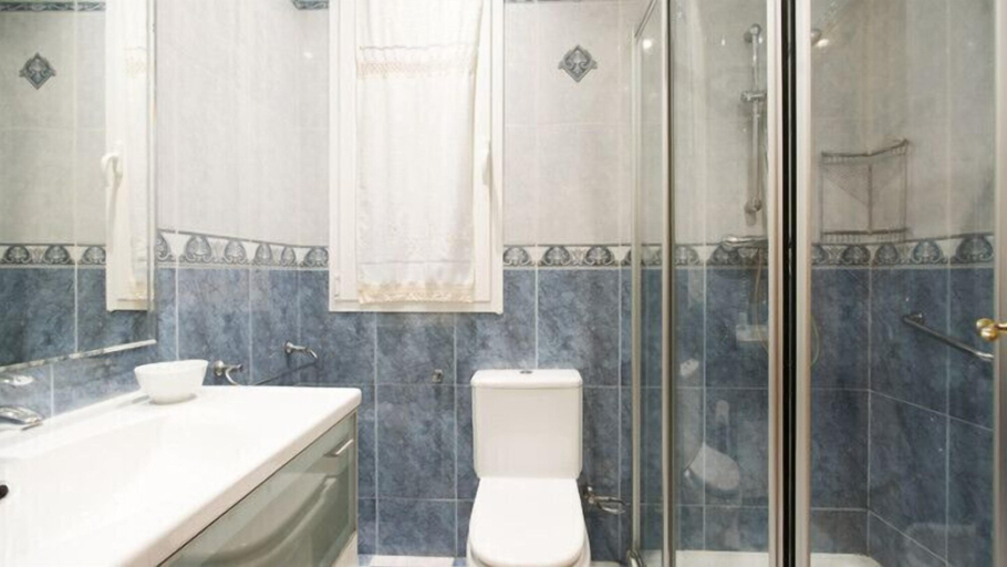 Bathroom, SanSebastianForYou Zabaleta Apartment, Guipúzcoa