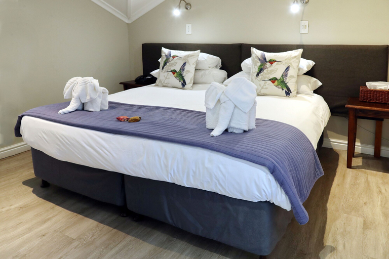 Bedroom 4, Blue Bay Lodge, West Coast