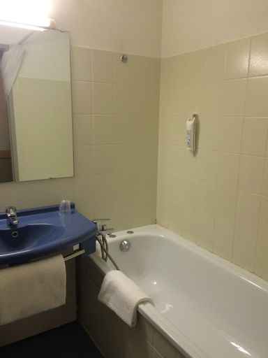 Bathroom 5, ibis Budget Dax Saint Paul les Dax, Landes