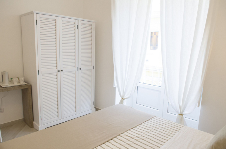 Bedroom 5, Palazzo Spasiano, Napoli