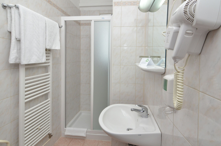 Bathroom, Neboder, Rijeka