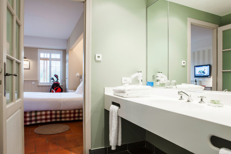 Bathroom, Relais des Vigiers, Dordogne