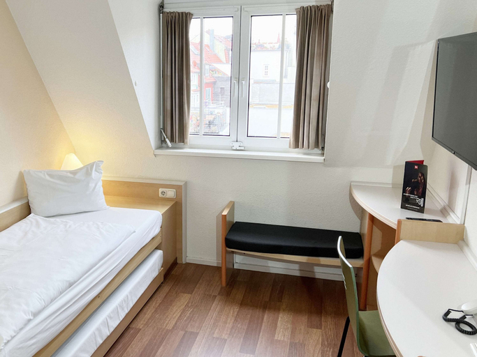 Bedroom 4, ibis Erfurt Altstadt, Erfurt