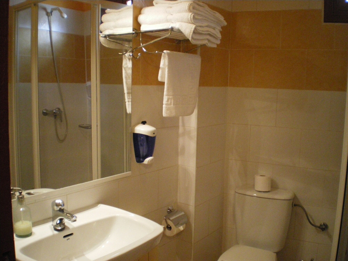 Bathroom 4, La Pensión del Camino, Burgos