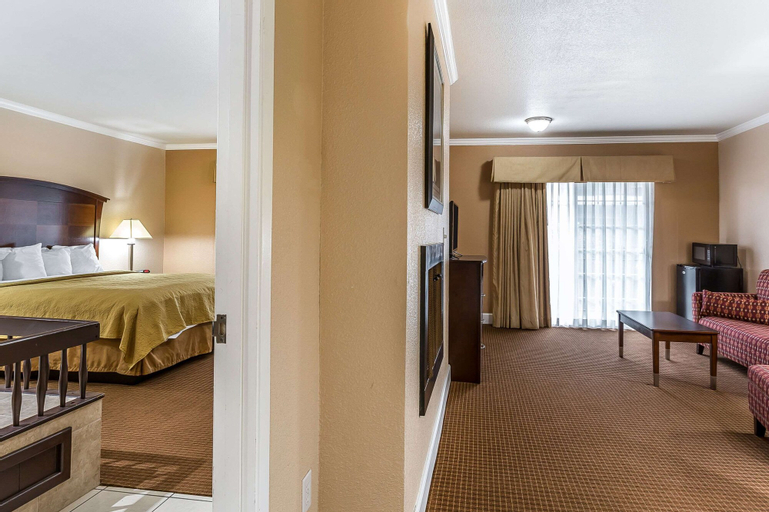 Bedroom 25