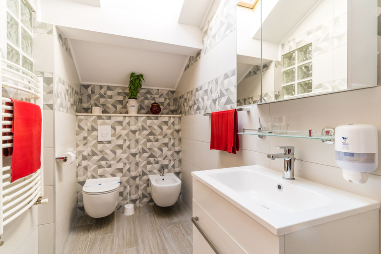 Bathroom 4, Hotel Dubrovnik, Dubrovnik