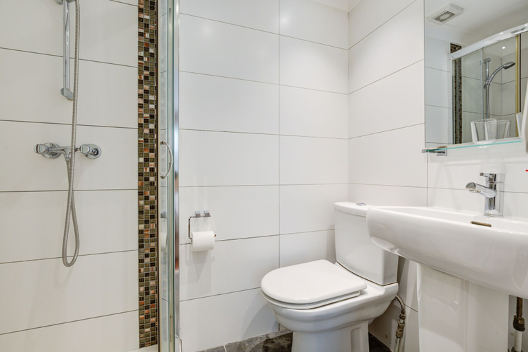 Bathroom 3, Admiral Hotel at Park Avenue, London