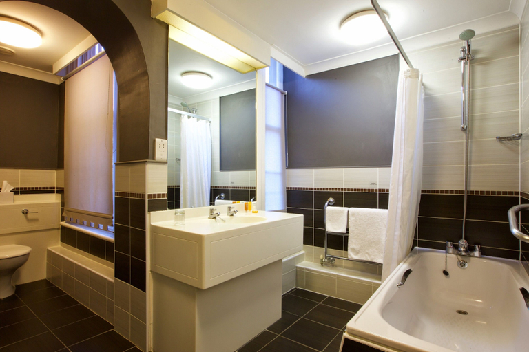 Bathroom 4, Derby Midland Hotel, BW Signature Collection, Derby