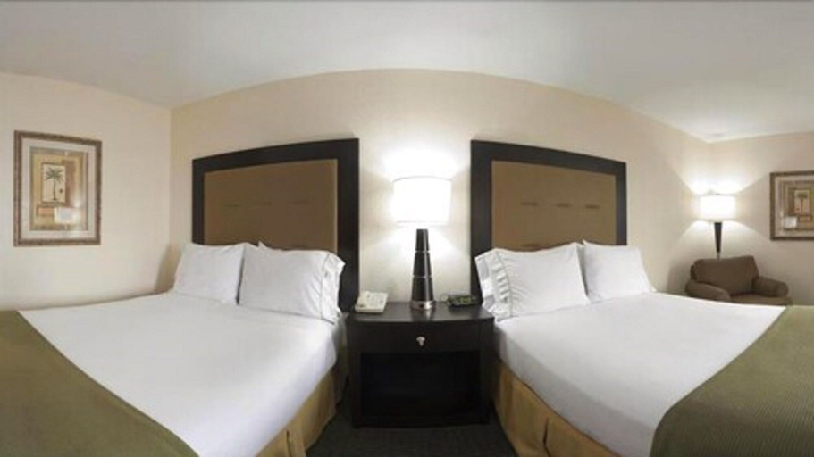 Bedroom 5, Holiday Inn Express HARLINGEN by IHG, Cameron