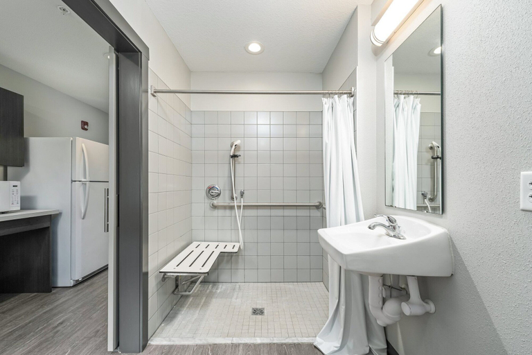Bathroom 4, Baymont by Wyndham Ocala Suites, Marion