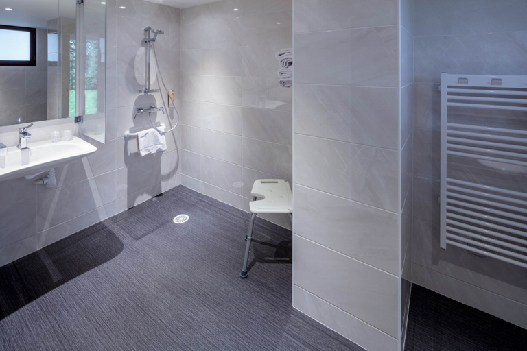 Bathroom 4, Garrigae Manoir de Beauvoir, Vienne