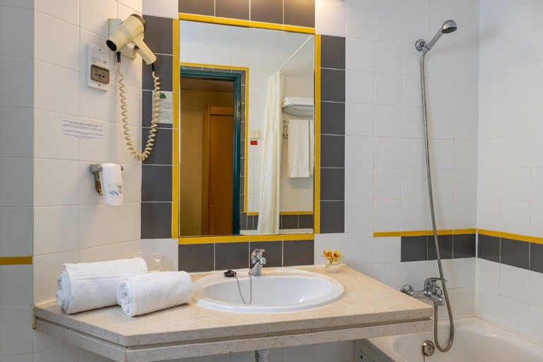 Bathroom 4