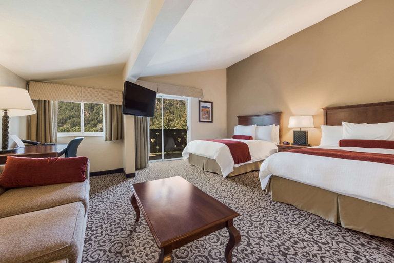 Bedroom 3, Best Western Tyrolean Lodge, Blaine