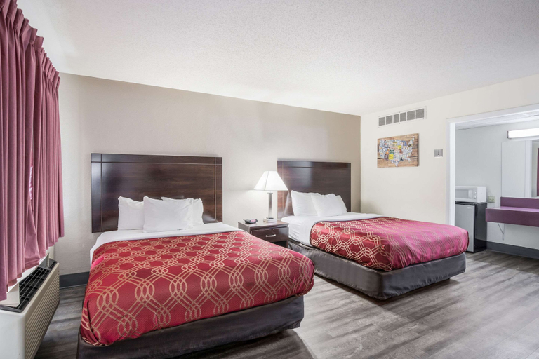 Bedroom 3, Econo Lodge Cameron, De Kalb