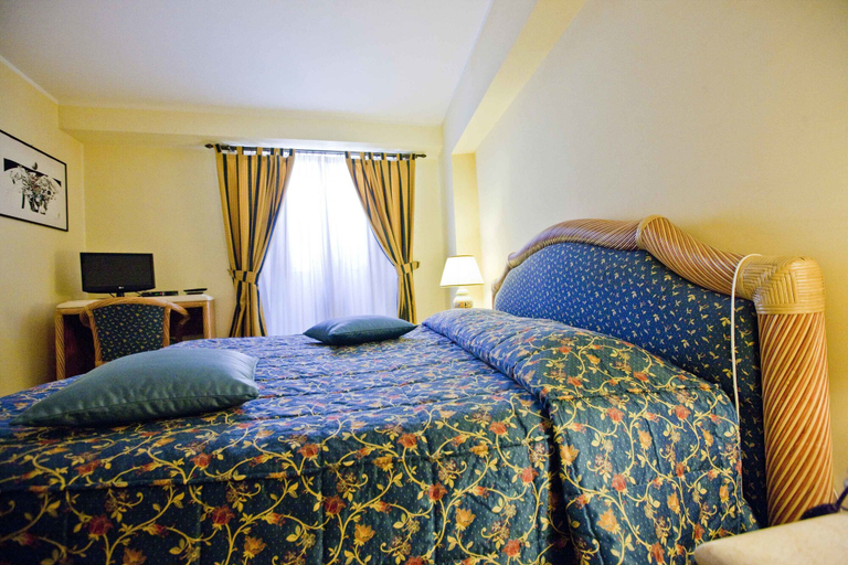 Bedroom 3, Hotel Elimo, Trapani