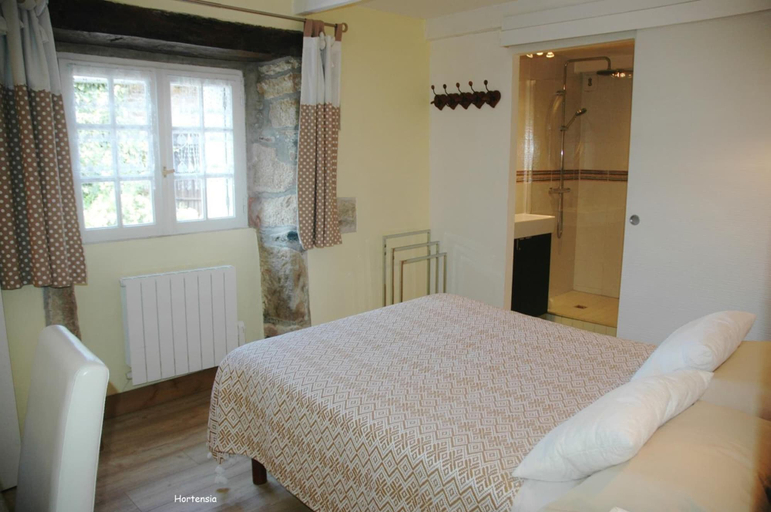 Bedroom 3, Chambres d'Hôtes Belard, Finistère