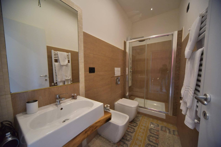 Bathroom 3, Duomo156, Messina