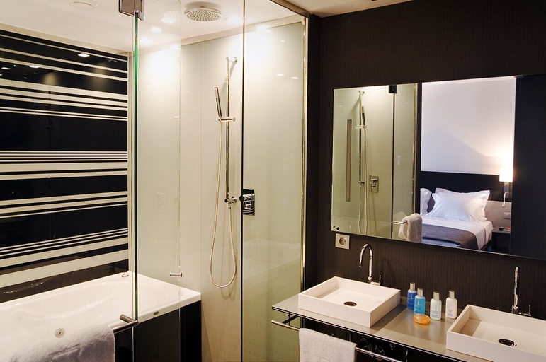 Bathroom 5, Eurostars Palace Hotel, Córdoba