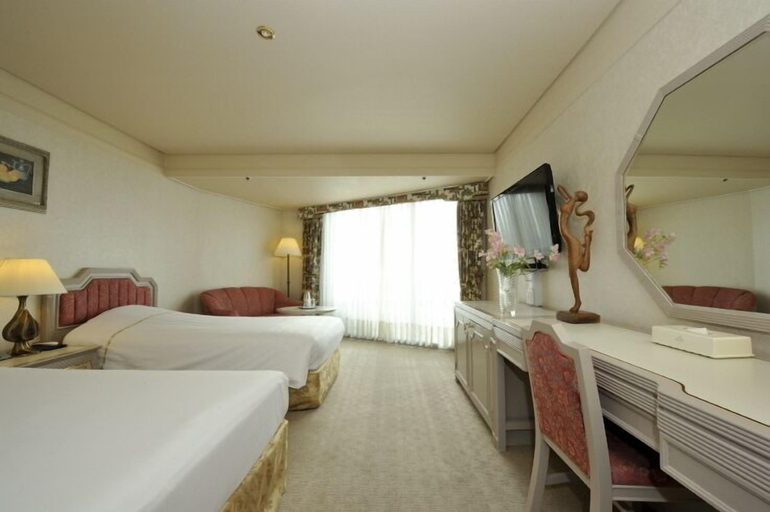Bedroom 3, Jeju Pacific Hotel, Jeju