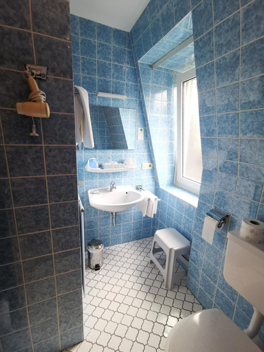 Bathroom 4, Haus am Kurpark, Hof