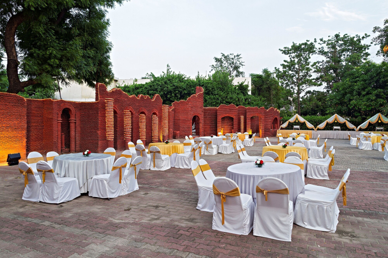 Food & Drinks 5, Clarks Avadh, Lucknow, Lucknow