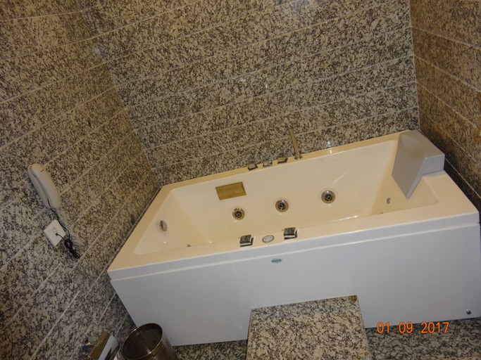 Bathroom 4, Clarks Avadh, Lucknow, Lucknow