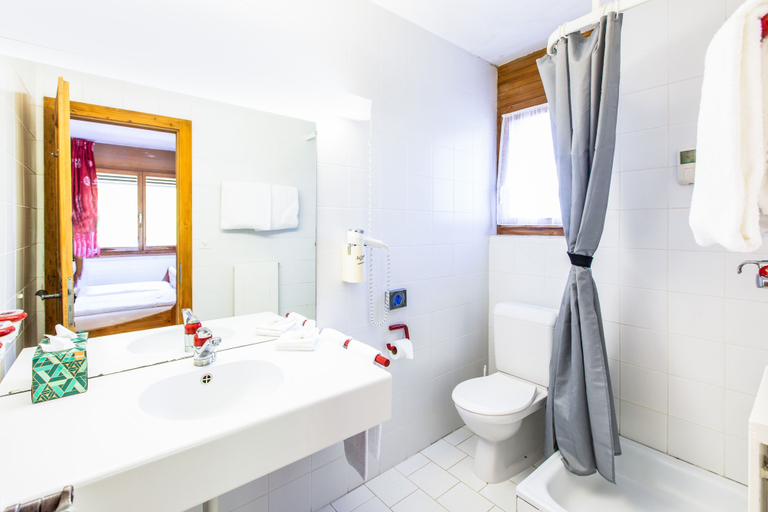 Bathroom 4, Hôtel Magrappé, Sion