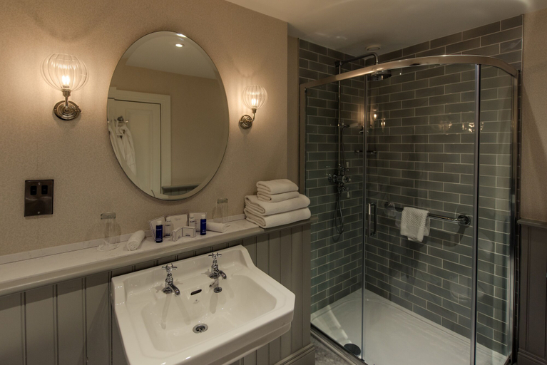 Bathroom 4, Cahernane House Hotel