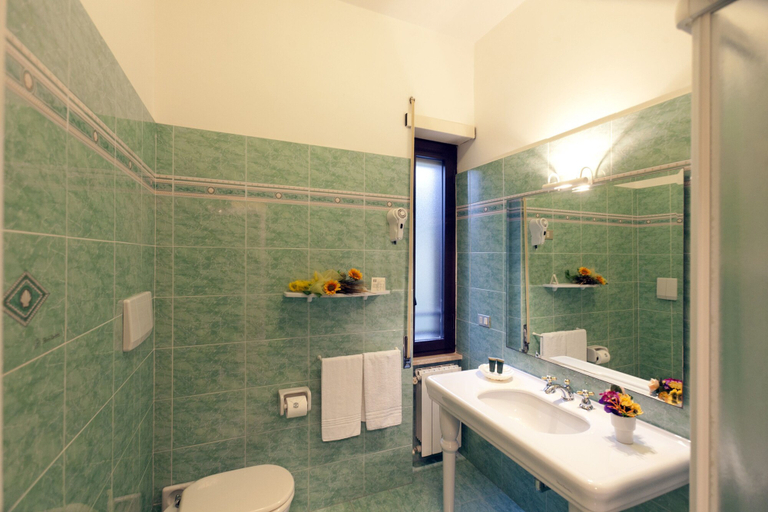 Bathroom 5, Baia d'Argento, Grosseto
