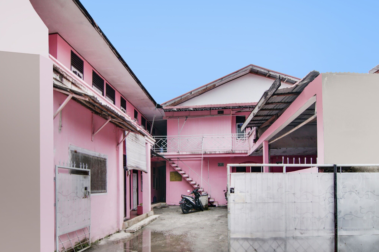 Exterior & Views 1, Hotel O Raja Homestay Syariah, Pekanbaru