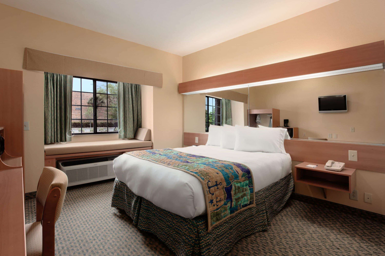 Bedroom 13