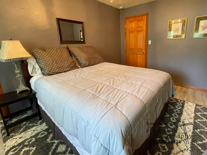 A Hyde Away Inn B&B, Southeast Fairbanks
