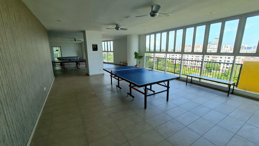Exterior & Views 21