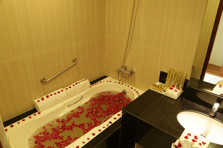 Bathroom 2, Pacific Hotel, Yangon