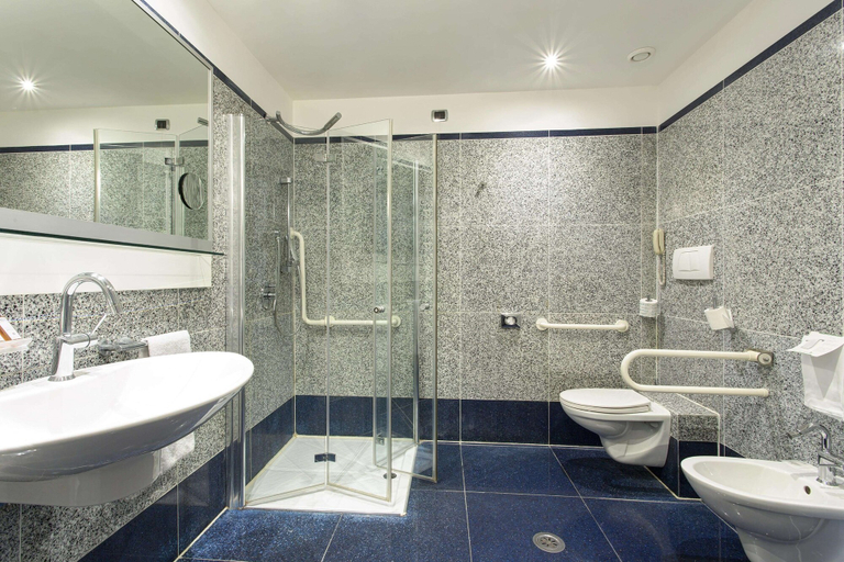 Bathroom 5, Best Western Plus Hotel Universo, Roma