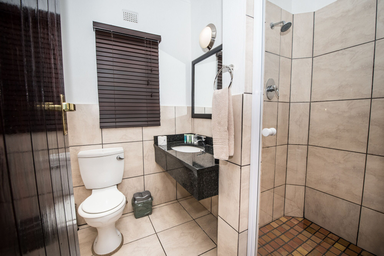 Bathroom 5, First Group Qwantani, Thabo Mofutsanyane