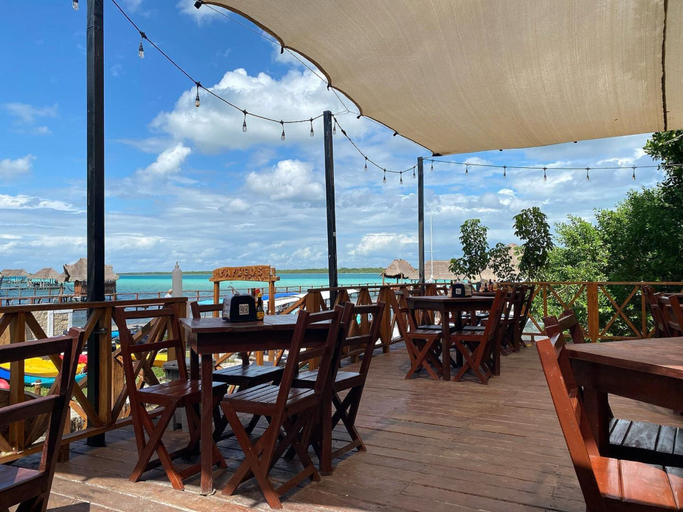 Food & Drinks 5, Papitos Bacalar Hotel and Marina, Othón P. Blanco