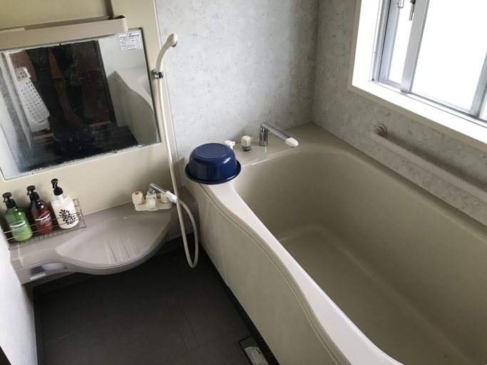Bathroom, Biimata house, Nago