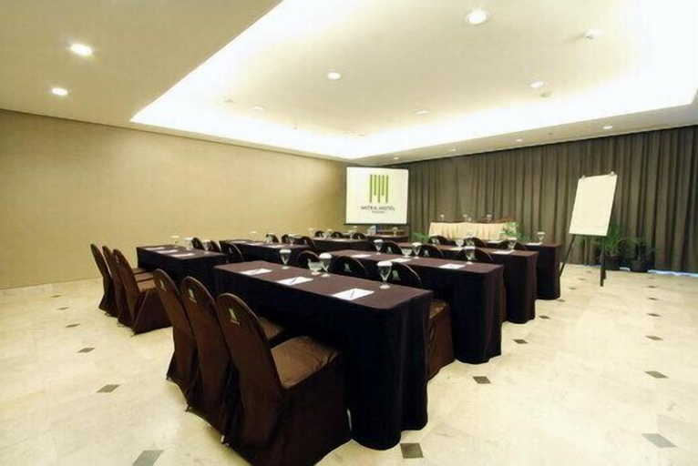 Business Facilities 14