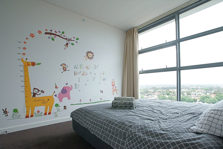 Bedroom 2, Crows Nest Family Apartment, Sydney