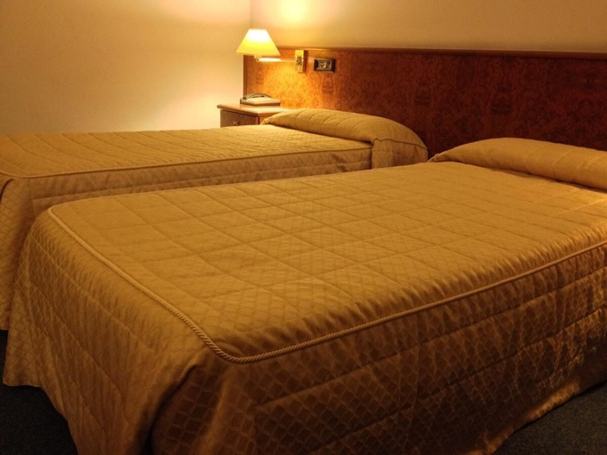 Bedroom 2, Hotel Motel Europa, Milano