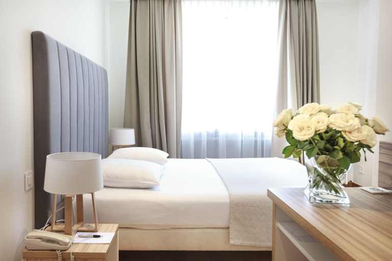 Bedroom 2, Hotel Suisse, Genève