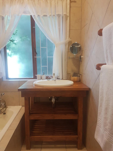 Bathroom 4, Assegaaibosch Country Lodge, Cacadu