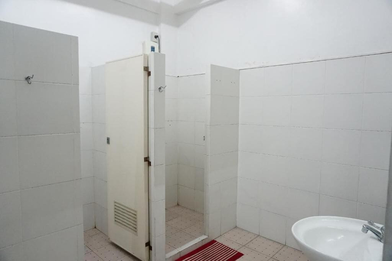 Bathroom 5, Tarasa Hostel, Pasay City
